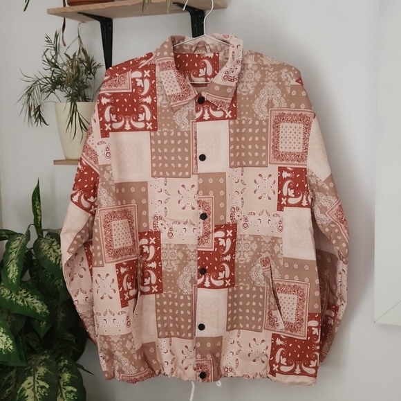 Brand new ⚡️ PAISLEY PRINT JACKET SIZE MEDIUM TAN - Picture 3 of 3